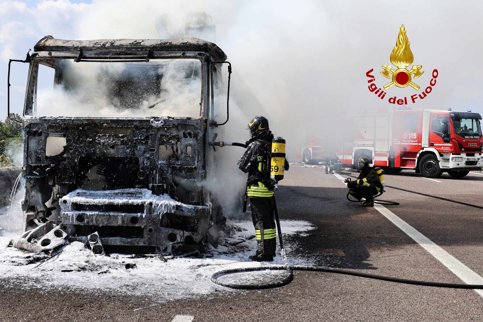 Breganze Prende Fuoco La Motrice Del Tir Accosta E Scende Dal Mezzo