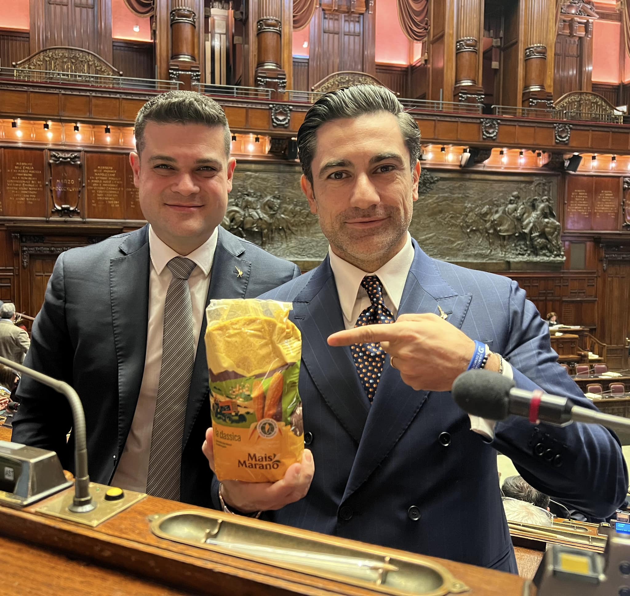 Il deputato Erik Pretto porta la polenta di Marano a Montecitorio ...